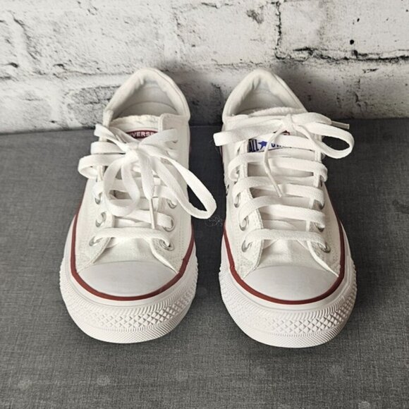 Chuck Taylor All Star Madison Mid True Faves low cut black / white sneaker - Picture 2 of 9